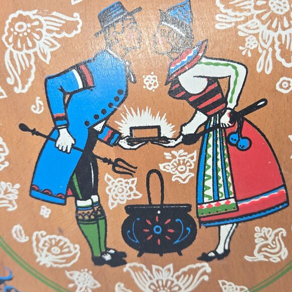 Enesco Dutch Folk Art Wood Wall Hang Food Should be Cooked with Lots of Love 9" - Picture 9 of 10